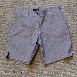 Tribal Navy & White Stripe Seersucker Short‎ Size 10
